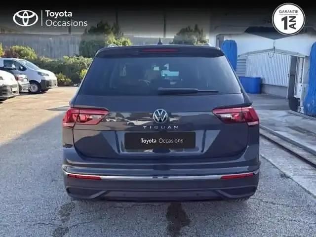 Occasion VW Tiguan Life 130 ch (95 kW) 2023 Gris dauphin métallisée SUV