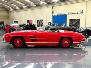 Rouge Utilisé 1960 Mercedes SL300 Cabriolet | 1 390 000 € - Image 1/4