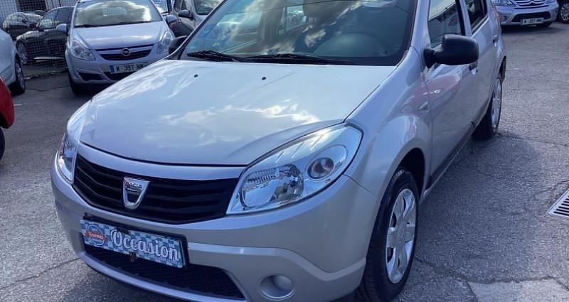 Gris Utilisé 2012 Dacia Sandero Citadine | 4 950 € (Prix assez cher) - Image 1/4