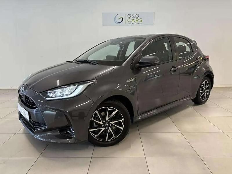 Gris Utilisé 2021 Toyota Yaris Hybrid Berline | 18 500 € (Prix juste) - Image 1/4