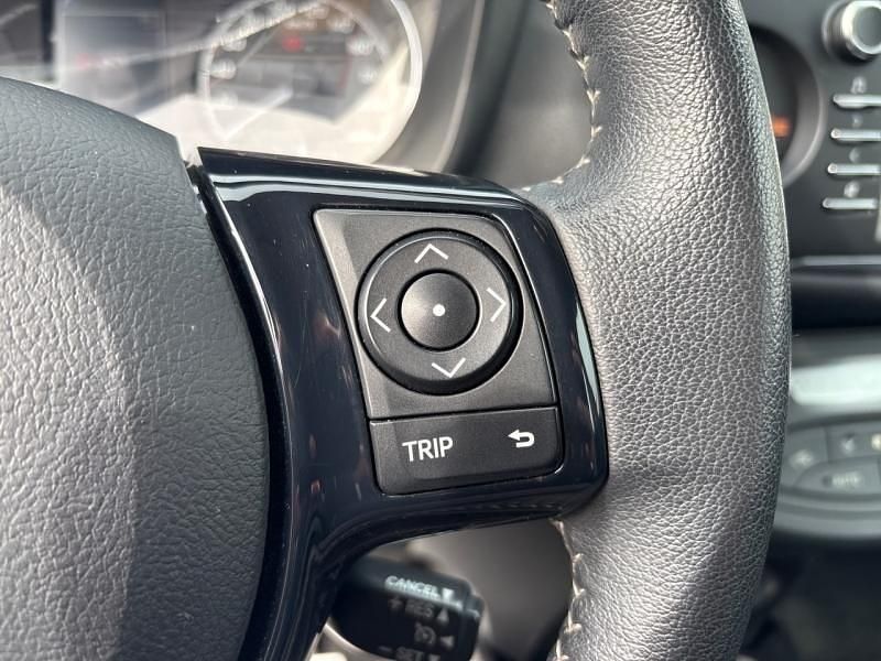 Occasion Toyota Yaris Hybrid 75 ch (55 kW) 2017 Bleu lagon Berline