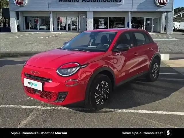 Rouge Occasion 2025 Fiat 600 Berline | 22 990 € (Prix juste) - Image 1/4