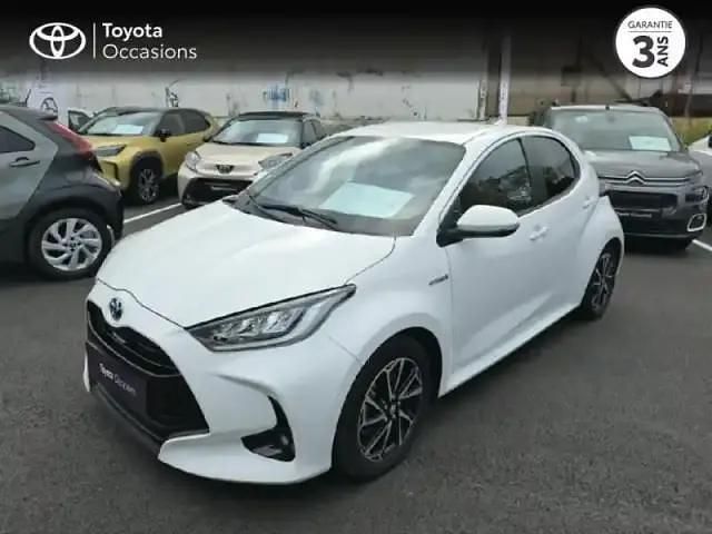 Blanc pur Utilisé 2021 Toyota Yaris Hybrid Design Berline | 19 490 € (Prix assez cher) - Image 1/4