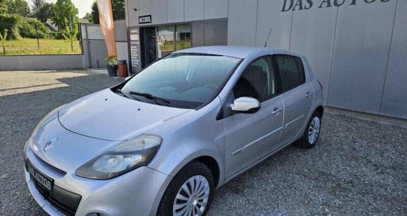 Utilisé 2009 Renault Clio II Dynamique Citadine | 4 990 € (Prix assez cher) - Image 1/4