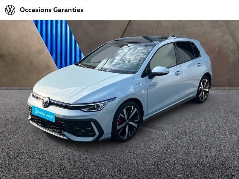 Bleu glacier métallisée/toit noir Occasion 2025 VW Golf VIII GTE Berline | 48 900 € - Image 1/4