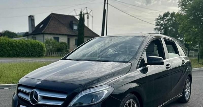 Noir Utilisé 2012 Mercedes B180 Monospace | 10 990 € (Prix assez cher) - Image 1/4