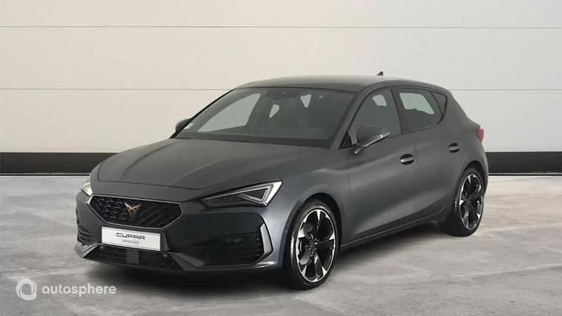 Gris Utilisé 2023 Cupra Leon Berline | 26 299 € (Bon prix) - Image 1/4
