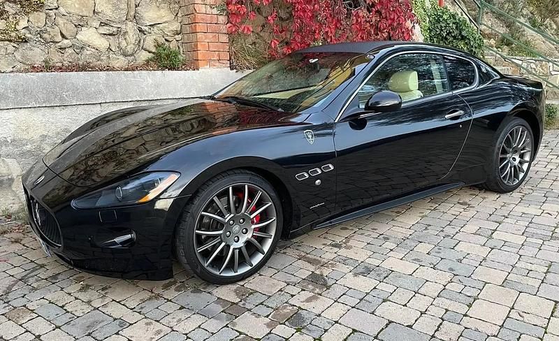 Noir Utilisé 2009 Maserati Granturismo Coupé | 54 990 € (Prix juste) - Image 1/4