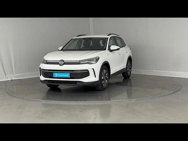 Utilisé 2025 VW Tiguan Life SUV | 34 499 € (Prix juste) - Image 1/4