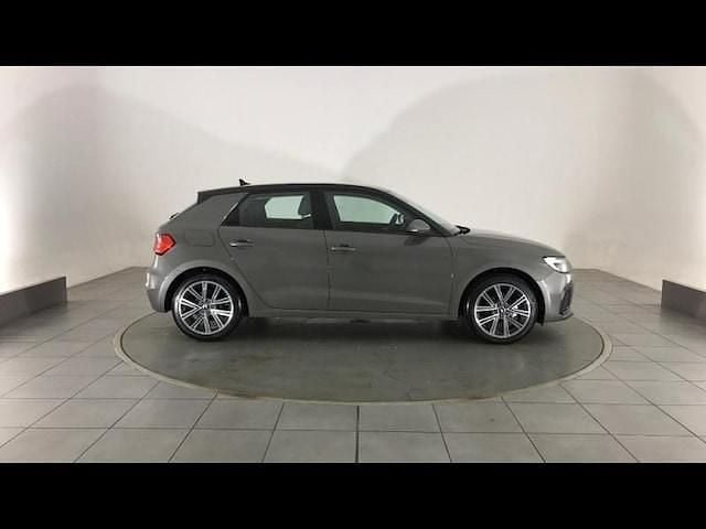 Nouvelle Audi A1 Sportback Design 95 ch (69 kW) 2026 Gris chronos métallisé noir mythe métallisé Citadine