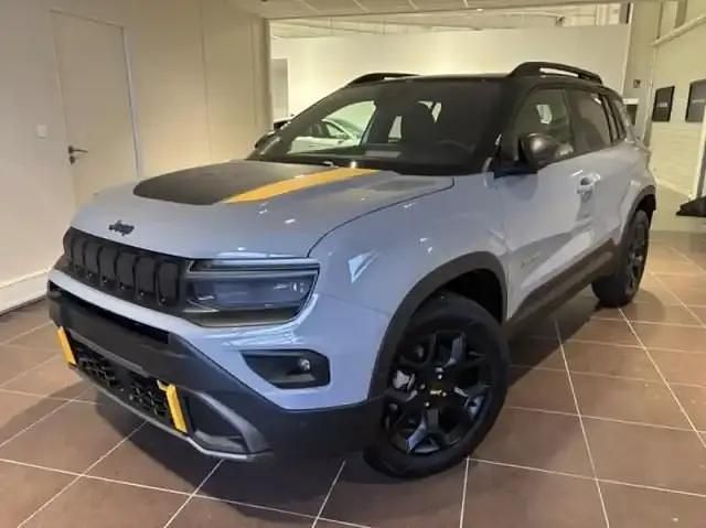 Snow + toit volcano Nouvelle 2025 Jeep Avenger North SUV | 36 900 € (Prix juste) - Image 1/4