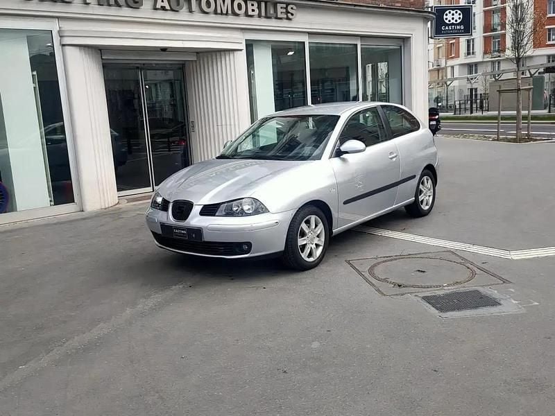 Gris Utilisé 2005 Seat Ibiza Sport Berline | 2 500 € - Image 1/4
