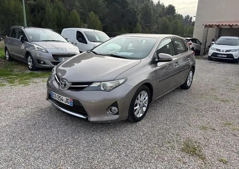Beige Occasion 2013 Toyota Auris Berline | 8 990 € - Image 1/4
