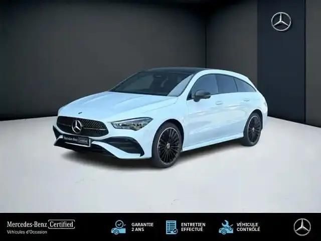 Blanc Nouvelle 2025 Mercedes CLA250e AMG line Berline | 51 490 € - Image 1/4