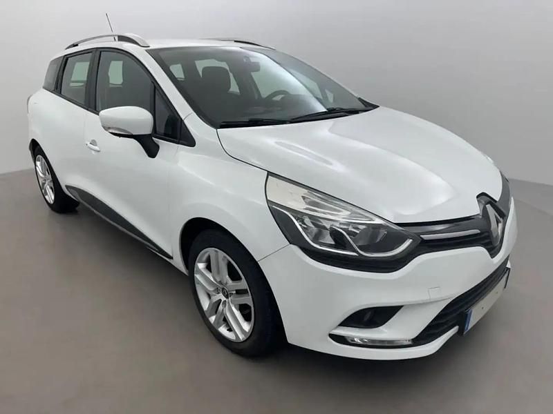 Blanc Utilisé 2020 Renault Clio GrandTour Zen Break | 11 990 € (Prix juste) - Image 1/4