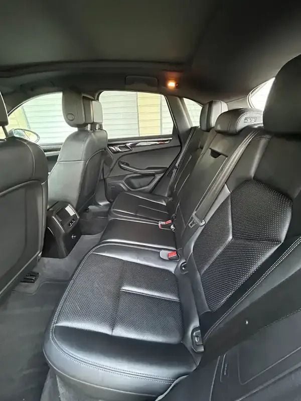Noir Utilisé 2014 Porsche Macan SUV | 30 300 € (Prix juste) - Image 1/4