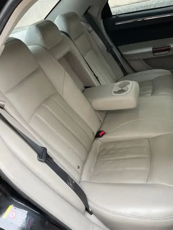 Noir Utilisé 2005 Chrysler 300C Berline | 2 000 € - Image 1/4