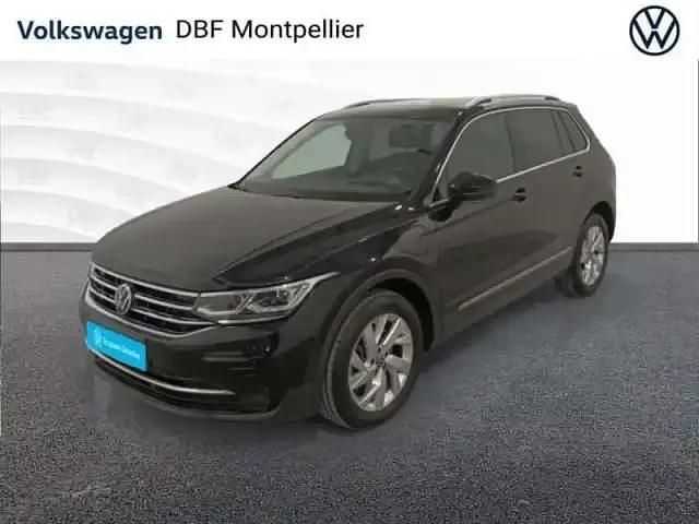 Noir Utilisé 2021 VW Tiguan Exclusive SUV | 31 880 € (Bon prix) - Image 1/4