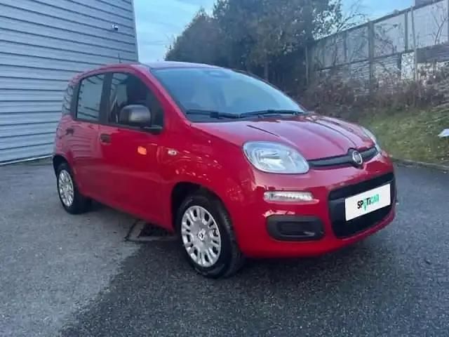 Nouvelle Fiat Panda Classica 2025 Rouge amore métallisé Berline