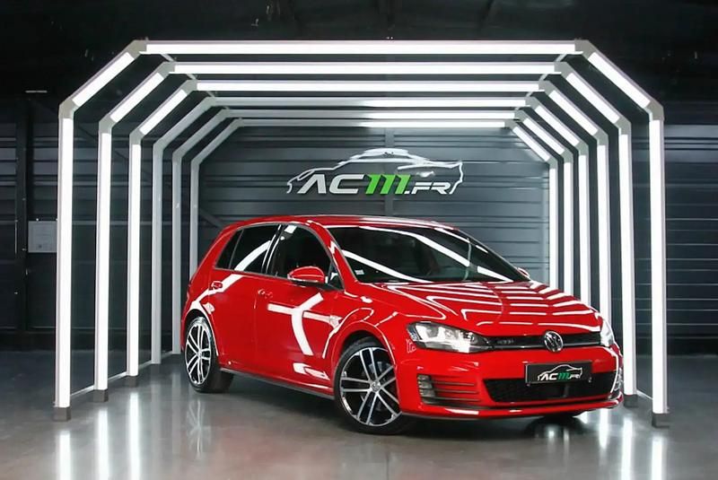 Rouge Occasion 2015 VW Golf VII GTD Berline | 17 490 € (Prix assez cher) - Image 1/4