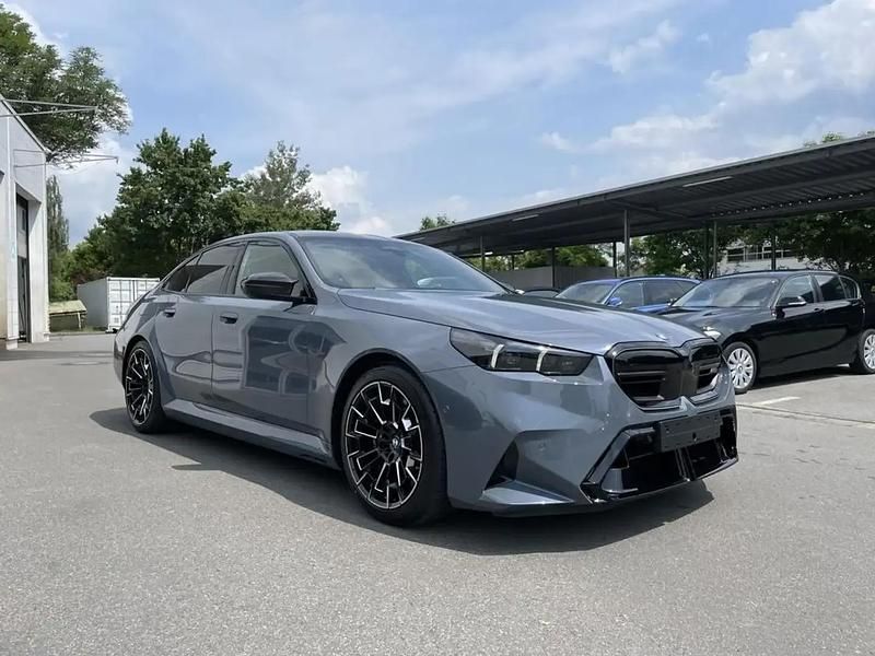 Nouvelle 2025 BMW M5 Berline | 145 490 € - Image 1/4