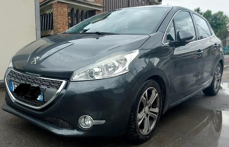 Utilisé 2012 Peugeot 208 Allure Citadine | 4 900 € (Bon prix) - Image 1/4