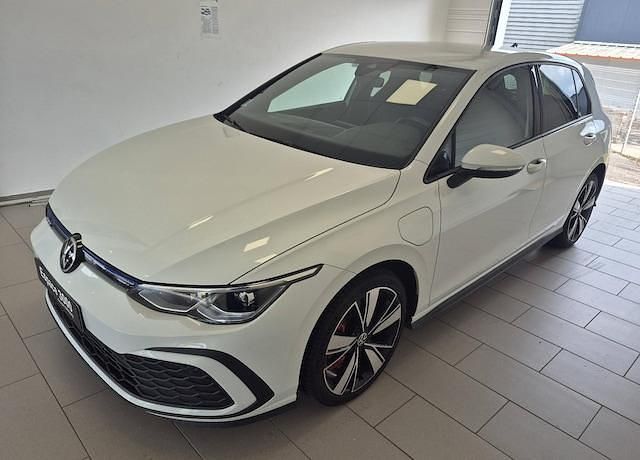 Utilisé 2022 VW Golf VIII GTE | 24 990 € (Prix juste) - Image 1/4