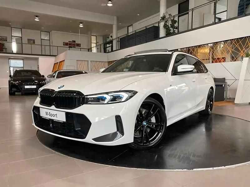 Blanc Utilisé 2023 BMW 330 M Sport Break | 58 490 € (Prix cher) - Image 1/4