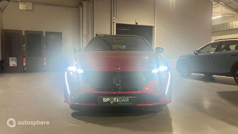 Nouvelle Peugeot 308 GT 133 ch (97 kW) 2025 Rouge Berline
