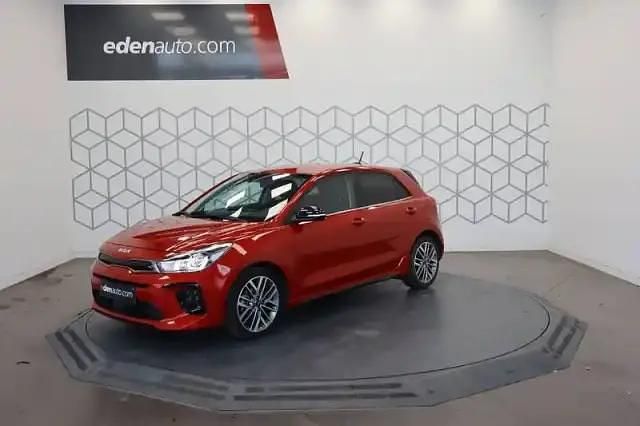Rouge Utilisé 2022 Kia Rio GT-Line Berline | 15 990 € (Bon prix) - Image 1/4