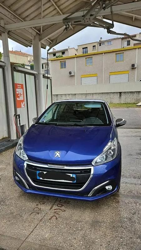 Bleu Utilisé 2017 Peugeot 208 Style Citadine | 5 990 € (Super prix) - Image 1/4