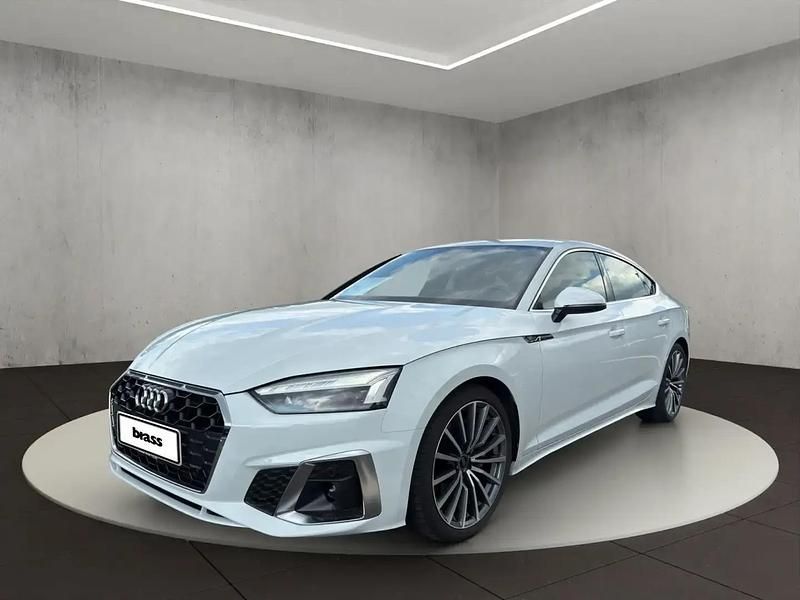 Blanc Utilisé 2023 Audi A5 S-Line Coupé | 40 300 € - Image 1/4
