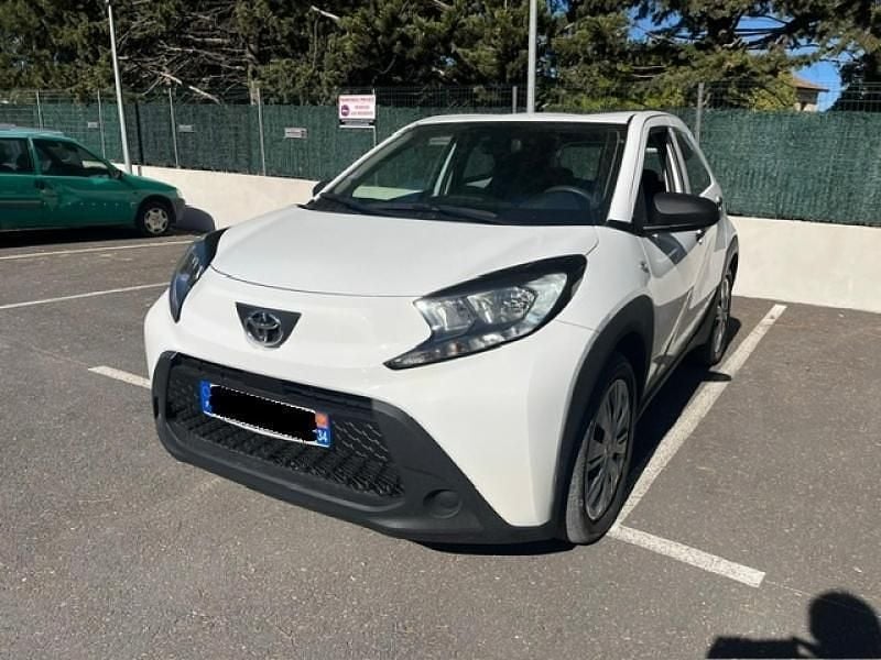 Blanc Utilisé 2023 Toyota Aygo X Business Edition SUV | 14 480 € - Image 1/4