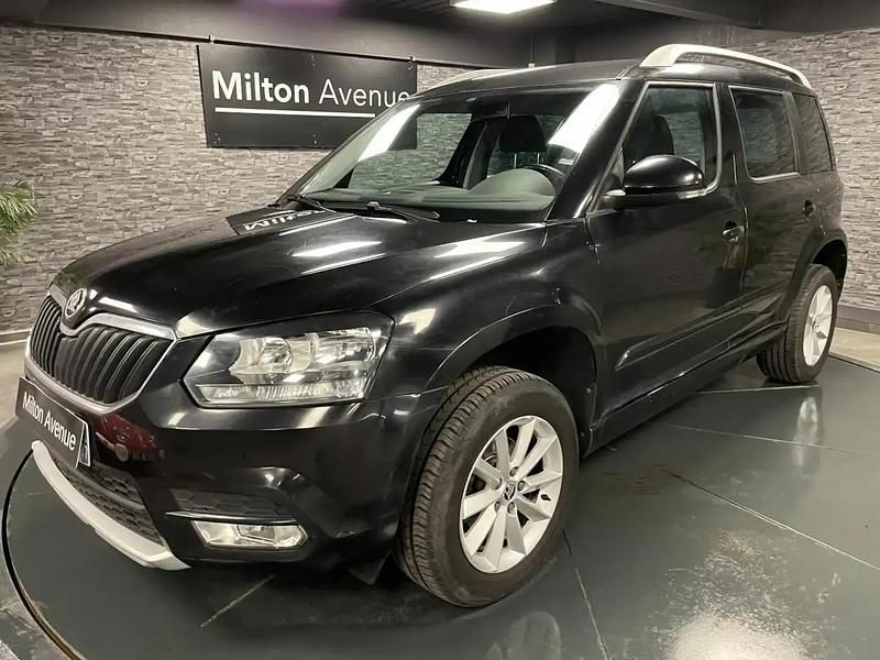 Noir Utilisé 2015 Skoda Yeti Ambition SUV | 13 990 € (Prix juste) - Image 1/4