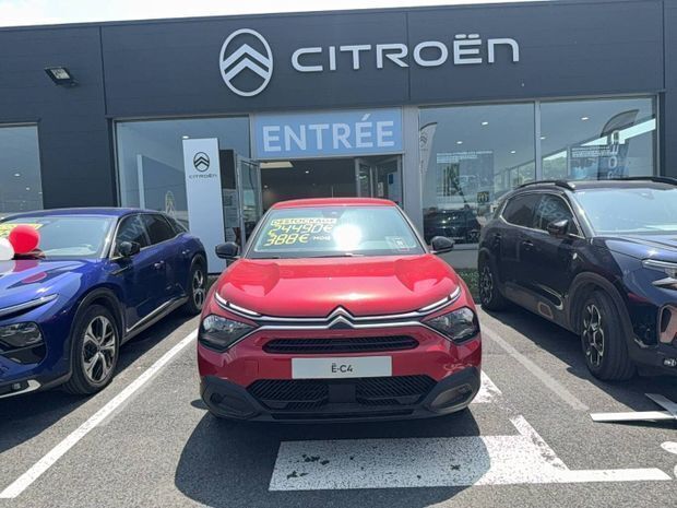 Rouge Utilisé 2023 Citroën e-C4 Live | 21 990 € (Prix juste) - Image 1/4