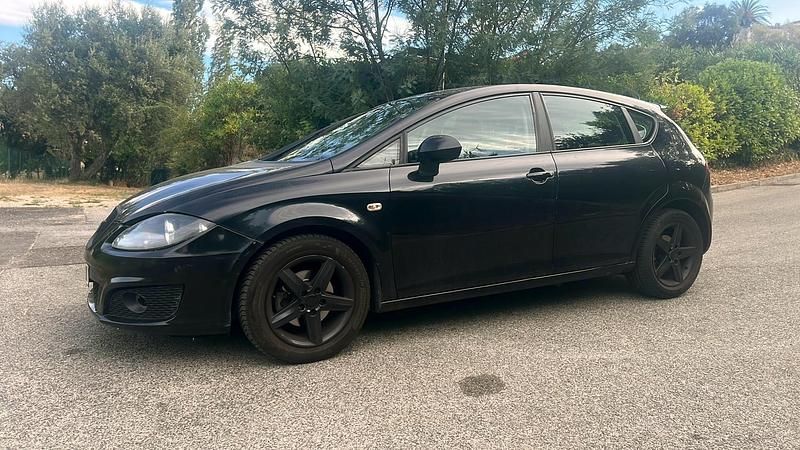 Noir Utilisé 2012 Seat Leon Berline | 6 990 € - Image 1/4