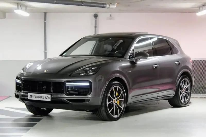 Gris Utilisé 2019 Porsche Cayenne Turbo S SUV | 79 950 € - Image 1/4