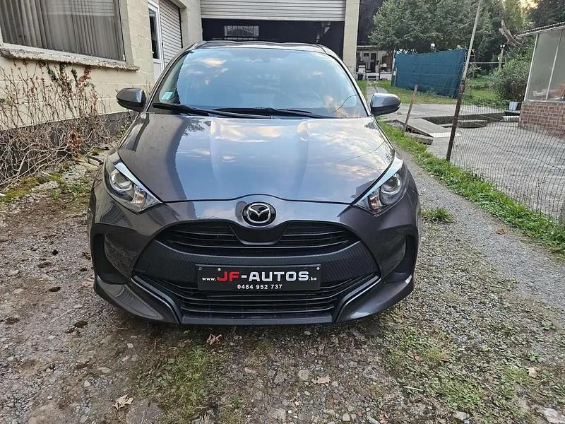 Gris Utilisé 2023 Mazda 2 Active Berline | 15 999 € (Bon prix) - Image 1/4