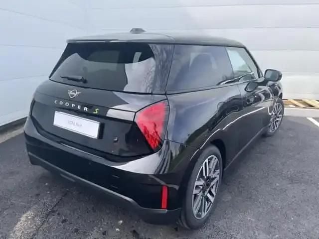 Occasion Mini Cooper Classic 11 kW (15 ch) 2024 Midnight black ii Citadine