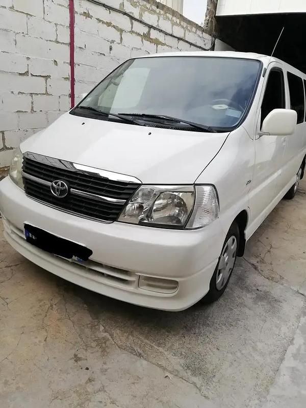 Utilisé 2010 Toyota HiAce Monospace | 12 000 € - Image 1/4