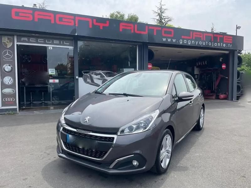 Gris Utilisé 2018 Peugeot 208 Signature Sky Citadine | 6 490 € (Bon prix) - Image 1/4