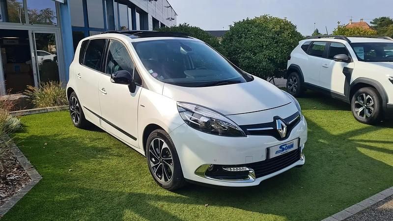 Blanc Utilisé 2015 Renault Scénic III Bose Edition Monospace | 11 980 € (Prix assez cher) - Image 1/4