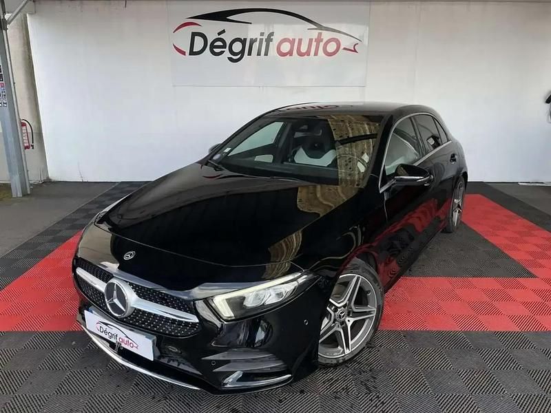 Noir Utilisé 2019 Mercedes A180 AMG line Berline | 24 990 € (Prix cher) - Image 1/4
