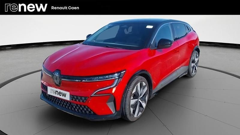 Rouge Utilisé 2022 Renault Mégane Techno Berline | 27 490 € (Prix assez cher) - Image 1/4