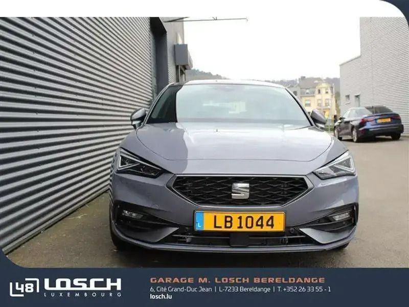 Gris Utilisé 2025 Seat Leon FR Berline | 33 743 € - Image 1/4