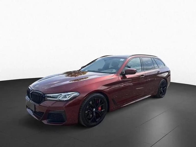 Rouge Utilisé 2022 BMW 530 M Sport Break | 53 990 € (Prix assez cher) - Image 1/4
