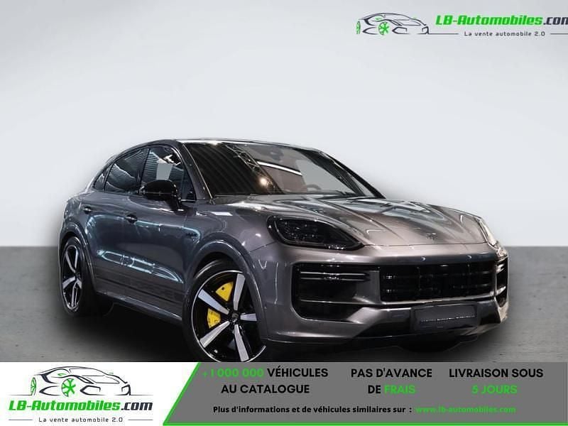 Utilisé 2024 Porsche Cayenne Turbo E-Hybrid SUV | 206 200 € (Prix cher) - Image 1/4