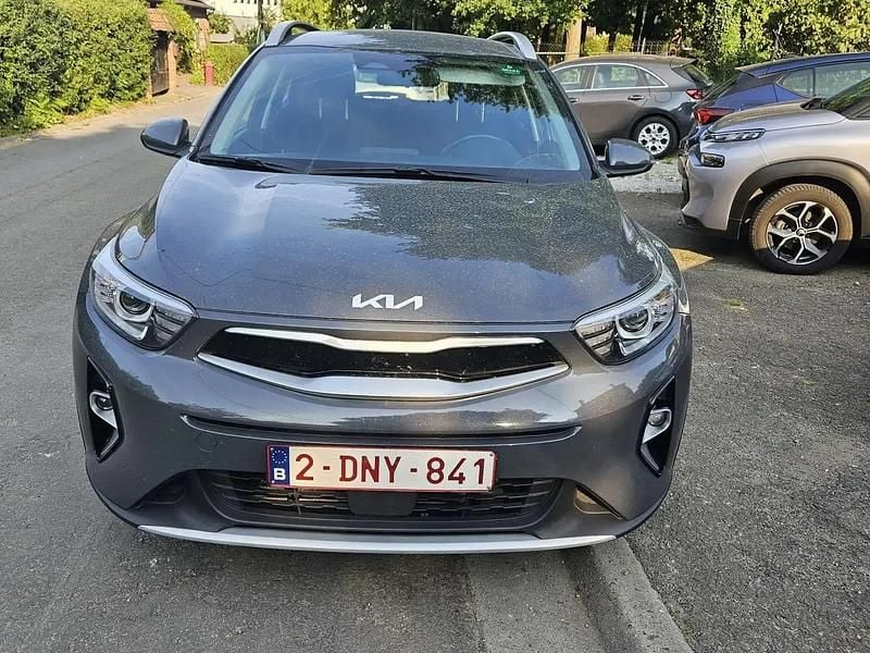 Gris Utilisé 2023 Kia Stonic SUV | 14 700 € (Super prix) - Image 1/4