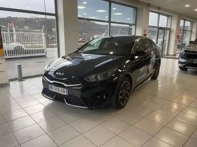 Pearl black m Utilisé 2025 Kia ProCeed GT-Line Citadine | 29 790 € (Prix juste) - Image 1/4