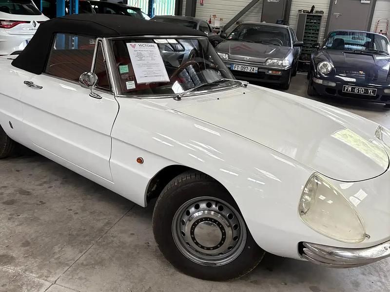 Occasion Alfa Romeo Spider 116 ch (85 kW) 1968 Blanc Cabriolet